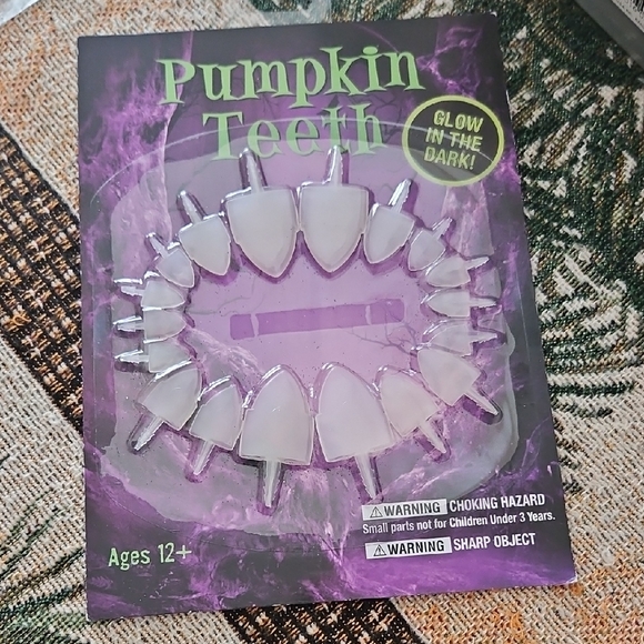 Glow In Dark Pumpkin Teeth New In Package - Picture 1 of 5